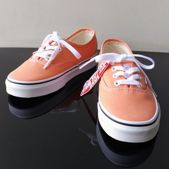 Vans Women's "Off the Wall" Classic Low Top Canvas Sneaker - Picture 9 of 13